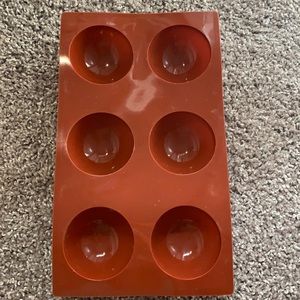 Silicone baking sheet.